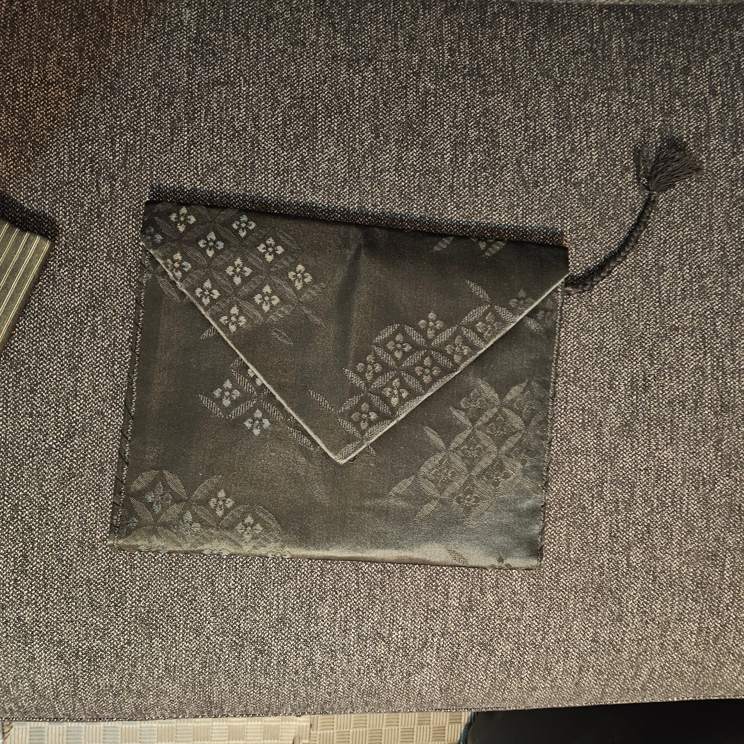 Envelope clutch